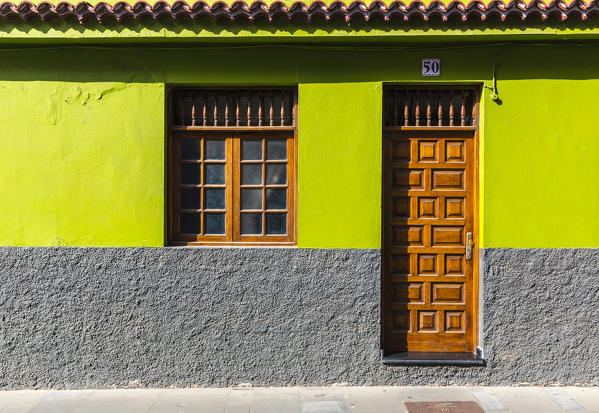 Spain,Canary Islands,Tenerife,Valle de La Orotava,Puerto de La Cruz,colourful houses in the old town