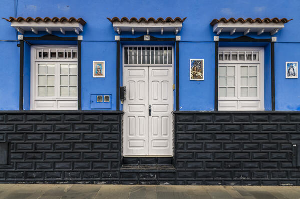 Spain,Canary Islands,Tenerife,Valle de La Orotava,Puerto de La Cruz,colourful houses of Calle Mequinez
