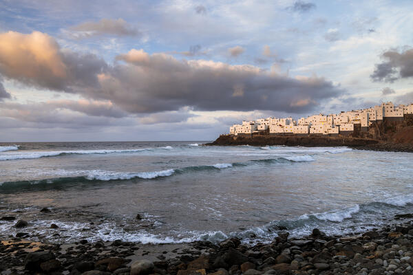 Spain, Canary Islands, Gran Canaria,El Pagador, the village of El Roque at sunset