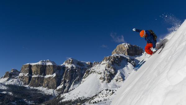 Europe,Italy,Dolomites,Trentino,Fassa Valley.
Skiing in the Dolomites