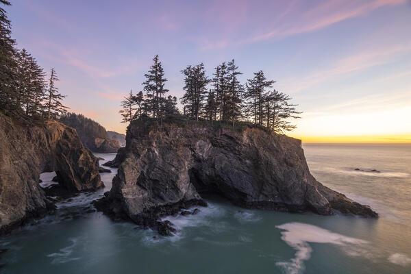Landscape at sunset at the natural bridges in Samuel H. Boardman Scenic Corridor State Park. Brookings, Curry county, Oregon, USA.