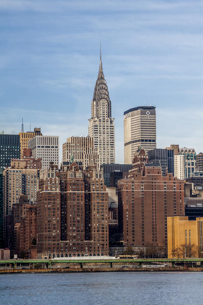 Manhattan, view of the Empire State Building and Midtown Manhattan across the Hudson River, New York, United States of America