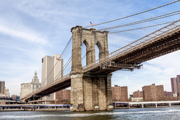 USA, New York City, Lower Manhattan & Brooklyn Bridge