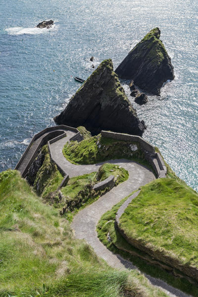 Road to Dunquin Pier. Dunquin, DIngle Peninsula, Co.Kerry, Munster, Ireland, Europe.