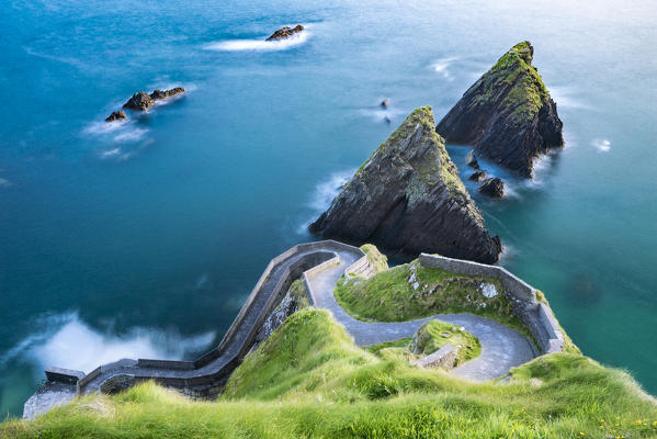 Road to Dunquin Pier. Dunquin, DIngle Peninsula, Co.Kerry, Munster, Ireland, Europe.