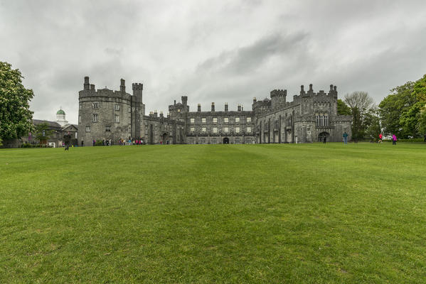 Kilkenny Castle and its gardens. Kilkenny, Co.Tipperary, Munster, Ireland, Europe.