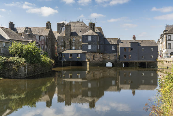 The inhabited Rohan bridge on Elorn river. Landerneau, Finistère, Brittany, France.