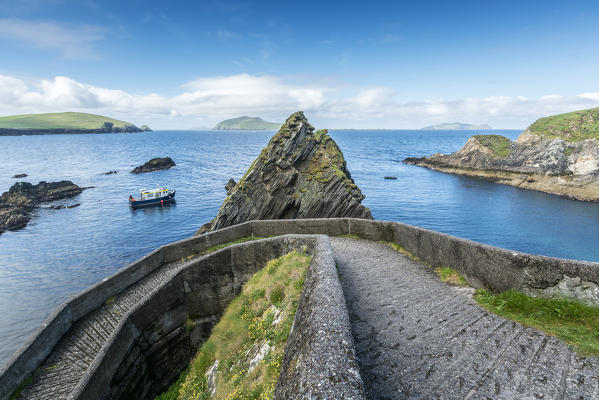 Dunquin pier, Dingle peninsula, County Kerry, Munster province, Ireland, Europe.