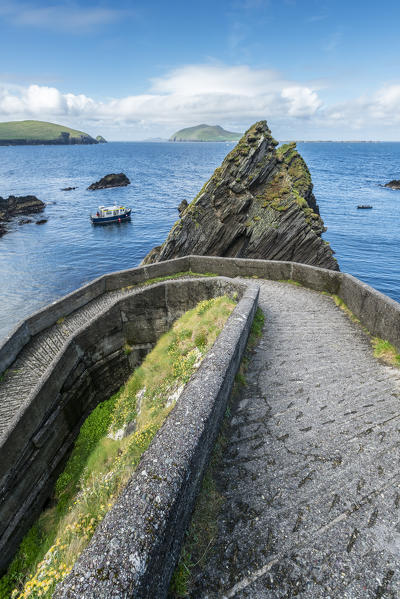Dunquin pier, Dingle peninsula, County Kerry, Munster province, Ireland, Europe.