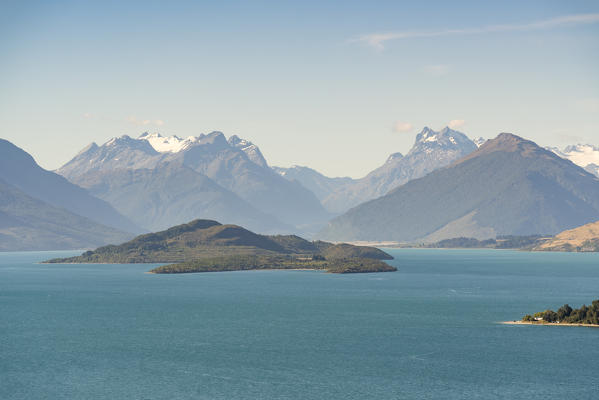 View from Bennets Bluff Lookout over Lake Wakatipu, Pig and Pigeon Islands and Mt Aspiring NP. Mount Creighton, Queenstown Lakes district, Otago region, South Island, New Zealand.