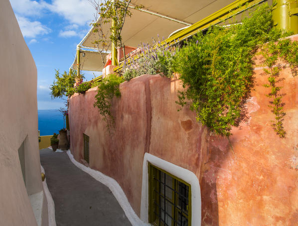 Narrow walkways in Oia, Santorini, Cyclades Islands, Greece