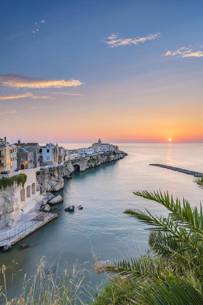 Punta di San Francesco (San Francesco Promenade) in Vieste, Gargano, Foggia district, Apulia, Italy