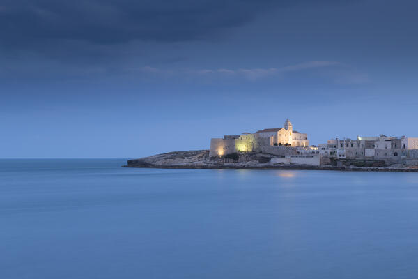 Punta di San Francesco (San Francesco Promenade) in Vieste, Gargano, Foggia district, Apulia, Italy