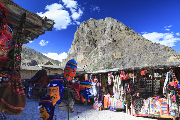Market in Ollantaytambo, Sacred Valley, Cuzco province, Peru, South America