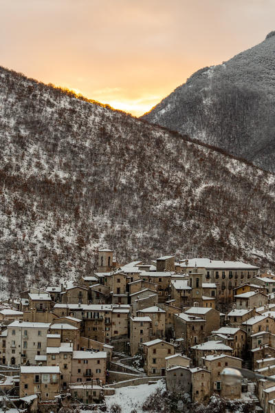 The famous village of Scanno during a sunrise in winter
Europe, Italy, Abruzzo, Province of L'Aquila