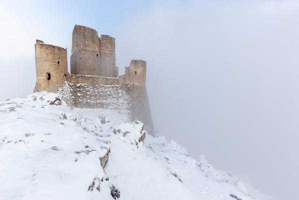 Castle of Rocca Calascio in winter
Europe, Italy, Abruzzo, Province of L'Aquila, Gran Sasso e Monti della Laga National Park