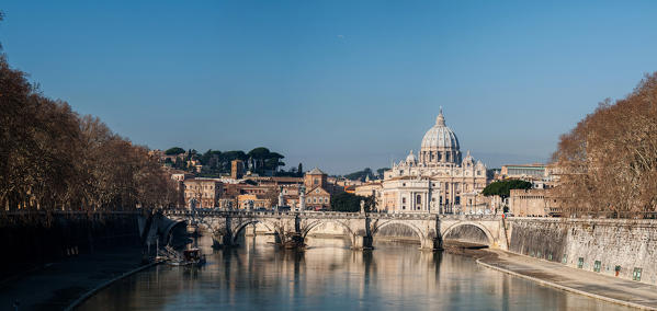 Europe, Lazio, Italy, Rome. St. Peter's Basilica and Tiber River