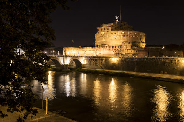 Europe, Italy, Lazio, Rome. Castel S. Angeloby night