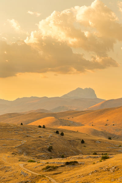 Campo Imperatore at sunset
Europe, Italy, Abruzzo, Province of L'Aquila, Gran Sasso and Monti della Laga National Park