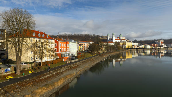 Cycle path along the river Inn in Passau
Europe, Germany, Passau, Bavaria district