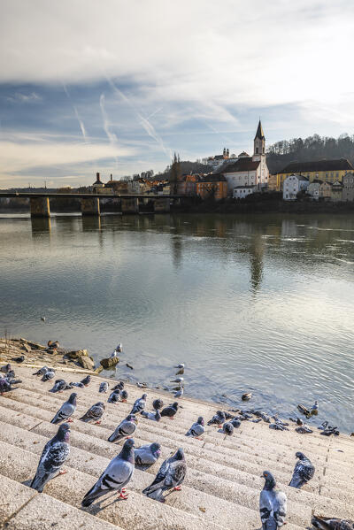 Walking along the banks of the Inn River in Passau
Europe, Germany, Passau, Bavaria district