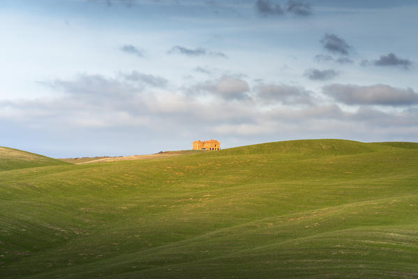 Farmhous in Orcia valley
Europe, Italy, Tuscany, Siena district, San Quirico