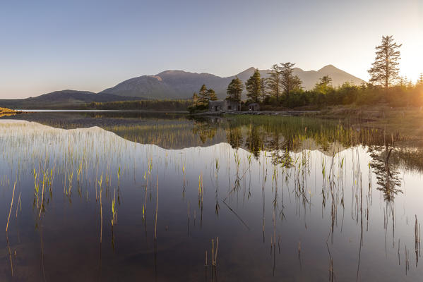 Sunset at Lough Inagh lake, Connemara National Park, County Galway, Connacht province, Ireland, Europe. 