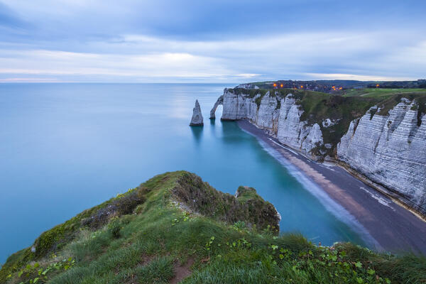 The arch and needle of Etretat, Octeville sur Mer, Le Havre, Seine Maritime, Normandy, France, Western Europe.