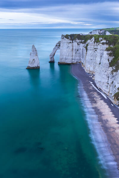 The arch and needle of Etretat, Octeville sur Mer, Le Havre, Seine Maritime, Normandy, France, Western Europe.