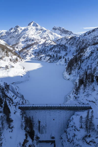 Aerial view of Lago Piano Casere in winter. Branzi, Val Brembana, Alpi Orobie, Bergamo, Bergamo Province, Lombardy, Italy, Europe.