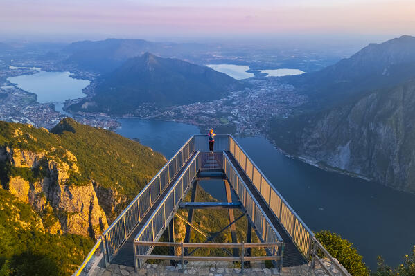 Aerial view of the Belvedere Parco Valentino viewpoint at sunset in summer. Abbadia Lariana, Lecco province, Lombardy, Italy, Europe. (MR)