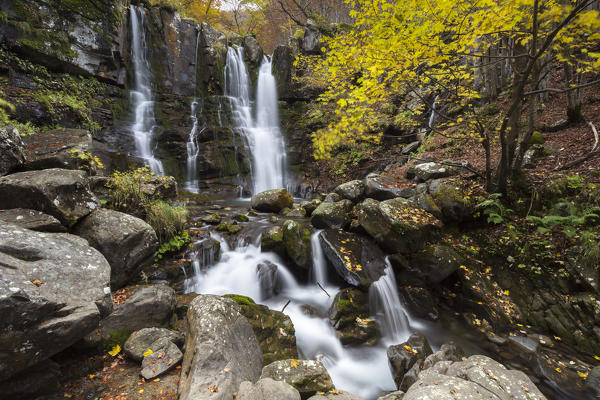Dardagna waterfalls in autumn, Corno Alle Scale Regional Park, Lizzano in Belvedere, Emilia Romagna, Italy.