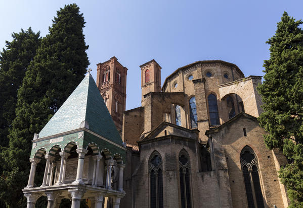 San Francesco basilica and the tomb called Arca di Odofredo, Bologna, Emilia Romagna, Italy.
