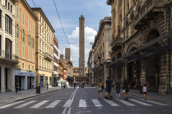 View of the Torre degli Asinelli and Torre della Garisenda from via Rizzoli. Bologna, Emilia Romagna, Italy.