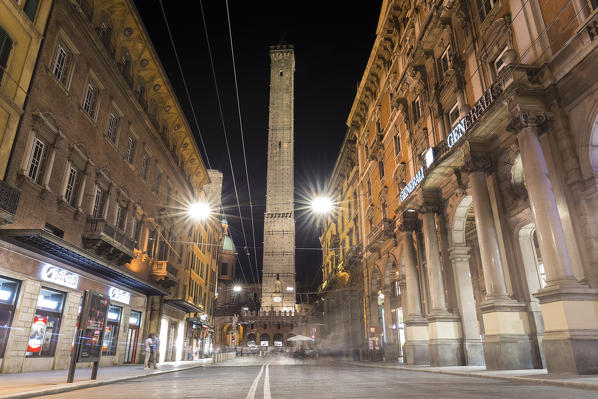 View of the Torre degli Asinelli from via Rizzoli at night. Bologna, Emilia Romagna, Italy.