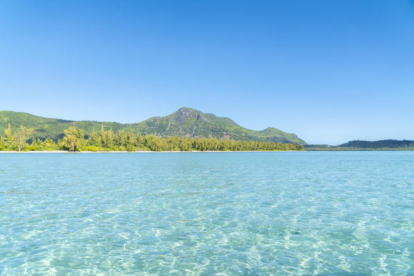 Palm-fringed beach by the turquoise lagoon, Ile aux Benitiers, La Gaulette, Le Morne Brabant, Black River, Indian Ocean, Mauritius