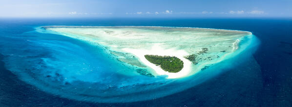 Aerial panoramic view of idyllic tropical atoll in the midlle of the ocean, Zanzibar, Tanzania