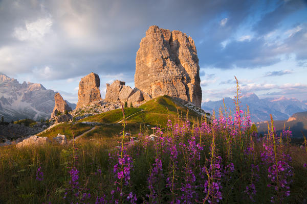 Sunset over Cinque Torri di Averau. Cortina d'Ampezzo, Belluno Province, Veneto District, Italy, Europe