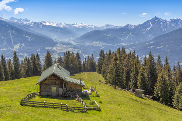 Achselbodenhütte with the Wipptal valley in the background, Innsbruck, Tyrol, Austria, Europe