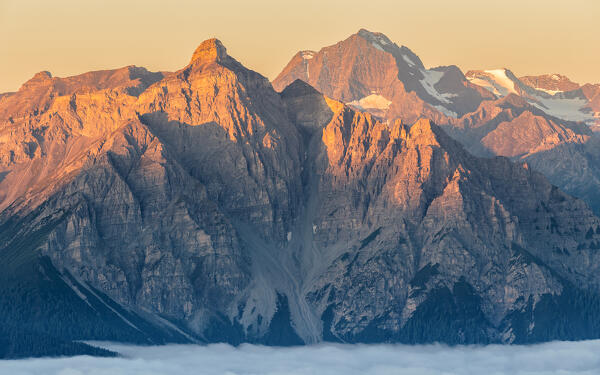 The first sunrays on the peaks of Stubai Alps, Patscherkofel mountain, Patsch, Innsbruck Land, Tyrol, Austria, Europe 