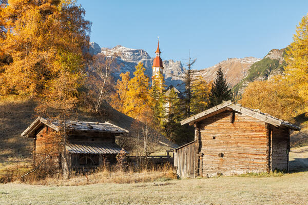 Barns on the way to the parish church of Obernberg am Brenner, Innsbruck Land, Tyrol, Austria, Europe