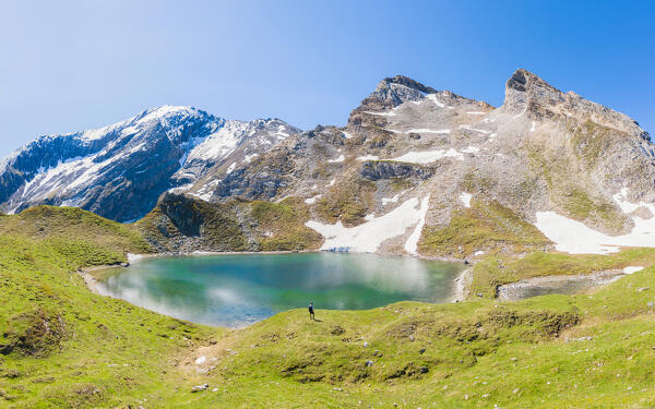 Panoramic view of Lake Ramsgrubner with Kleiner Kaserer and Schoeberspitzen mountains in the background, Wildlahner, Schmirn Valley, Innsbruck Land, Tyrol, Austria, Europe