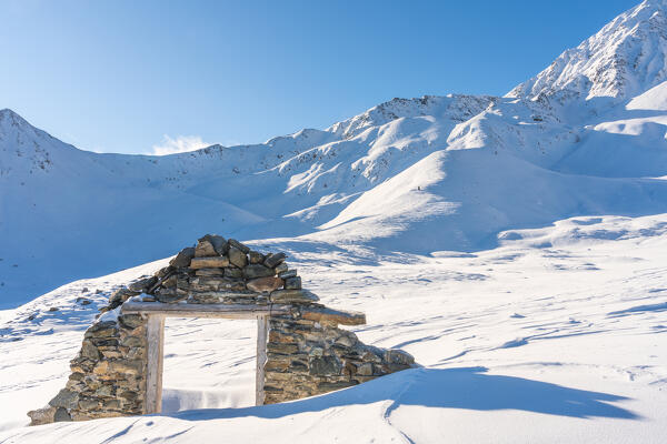 The ruin of an old hut in the nearby of Krimpenbach Alm, Oberperfuss, Innsbruck Land, Tyrol, Austria, Europe
