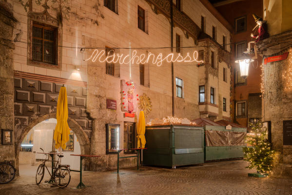 An Alley of the old town of Innsbruck at Christmas, Tyrol, Austria, Europe