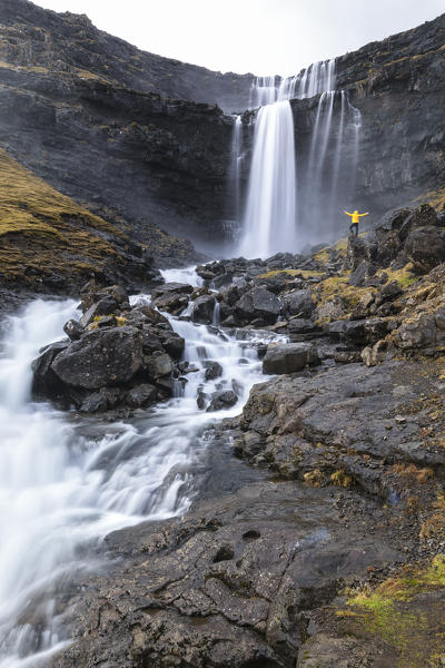 Fossa waterfall (Sunda municipality, Streymoy island, Faroe Islands, Denmark) (MR)