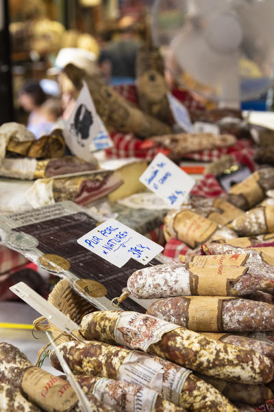 The market in Antibes, Grasse, Alpes-Maritimes department, Provence-Alpes-Cote d'Azur region, France, Europe