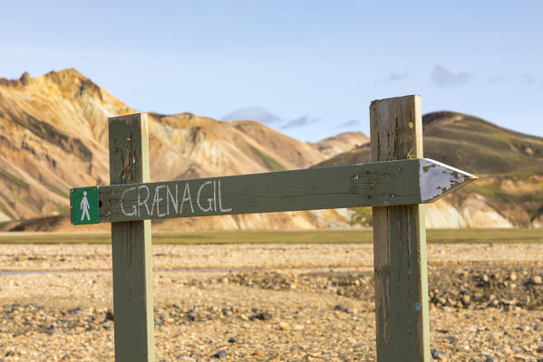 Graenagil sign footpath in Landmannalaugar (Fjallabak Nature Reserve, Highlands, Southern Region, Iceland, Europe)