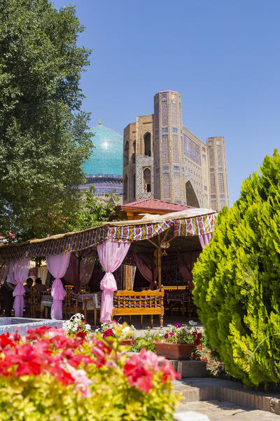The streets of Samarkand near Bibi Khanum Mosque. Sammarcanda, Uzbekistan, Central Asia.