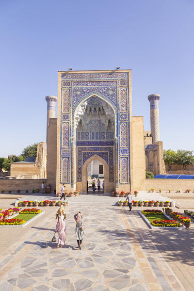 Tourists at Tamerlane, Timur, mausoleum in Samarkand. Sammarcanda, Uzbekistan, Central Asia.