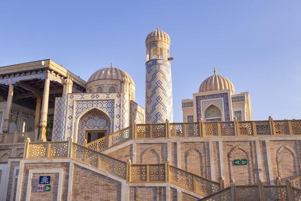 Hazrat Hizr mosque in the ancient city of Samarkand. Sammarcanda, Uzbekistan, Central Asia.